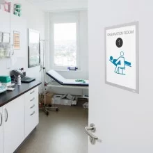 Cornice espositiva adesiva Duraframe® A4 21x29,7cm bianco DURABLE (Conf.2)